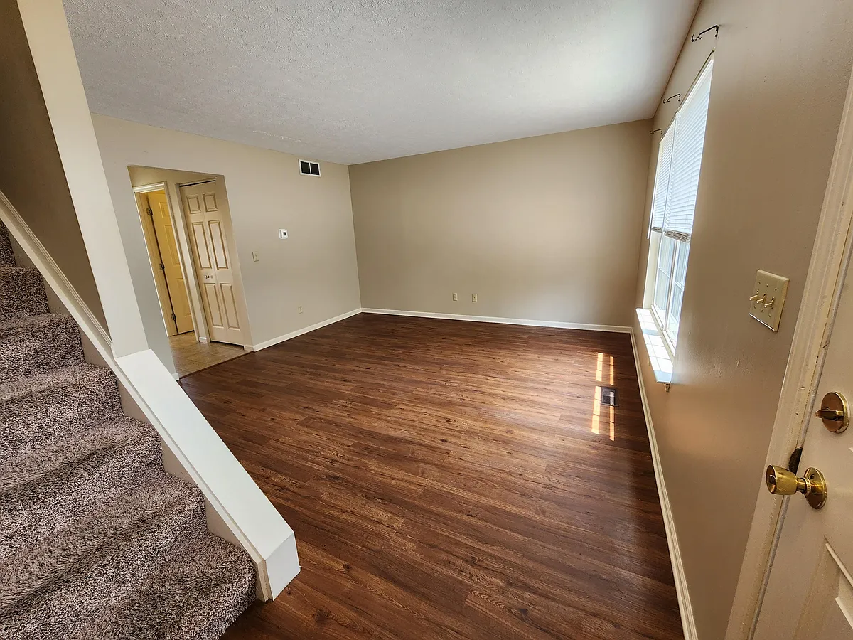 Building Photo - 28 Applewood Cir