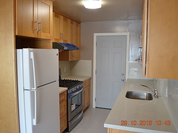 5th image of 72 Garibaldi St #1