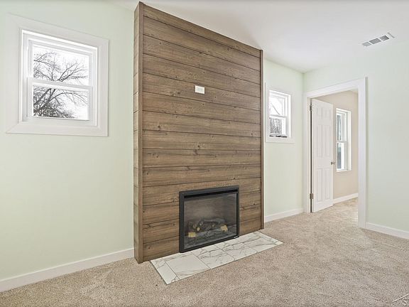 4th image of 39 Spruce Ridge Dr