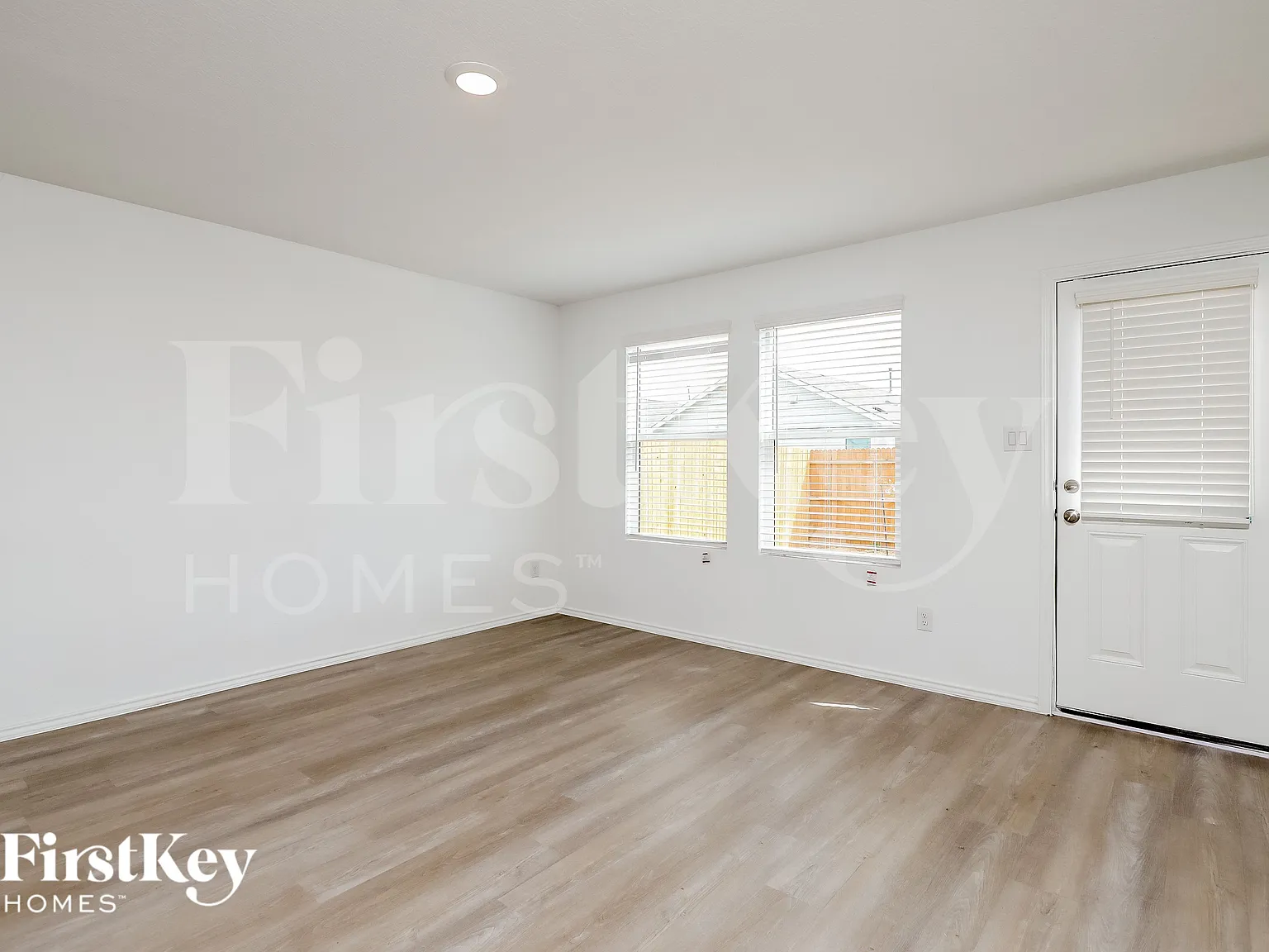 4 bed, 2.0 bath, 1627 sqft, $1,585 — Photo 3