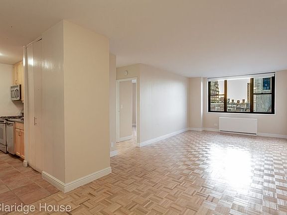 5th image of 201 E 87th St APT 21F