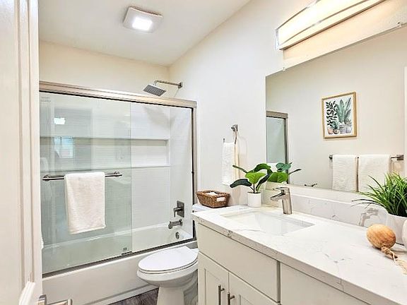 3rd image of 4602 Kansas St Unit 216