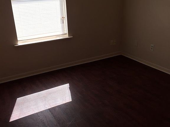 4th image of 1124 Grenelefe Dr