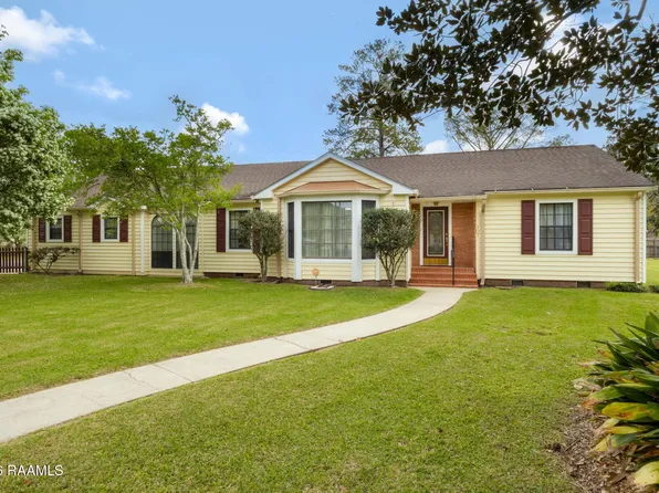 107 Macarthur Dr, Sunset, LA 70584