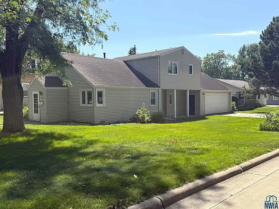3rd image of 502 Delaware Ave SW