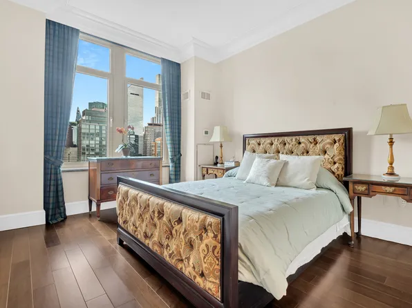 400 East 51st Street image 9 of 18