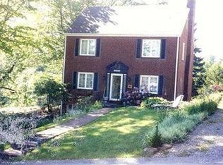 11610 Gardenia Dr, Pittsburgh, PA 15235