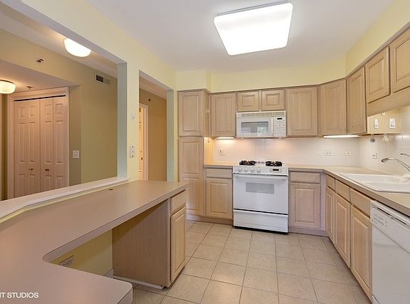 4th image of 650 Laurel Ave APT 203