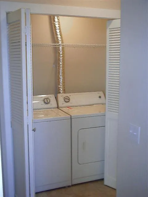 3 bed, 2.5 bath, 1350 sqft, $3,150 — Photo 4