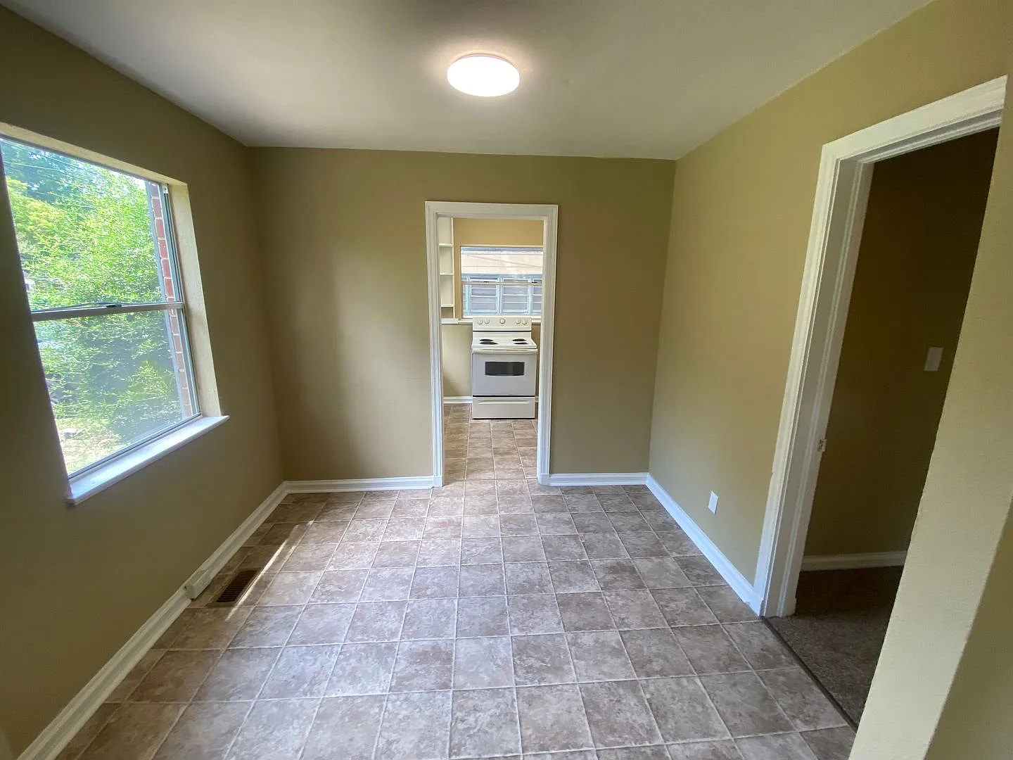 **Available Now**2 Bedroom / 1 Bathroom Home For Rent In Columbus, Ga *Total Electric* — Photo 4