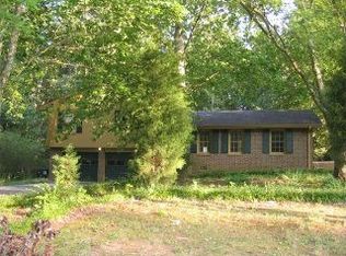 454 Red Oak Ln, Lawrenceville, GA 30046