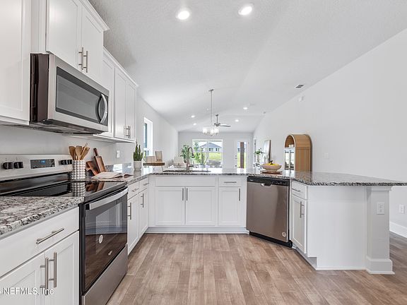 4th image of 8327 HELMSLEY Boulevard