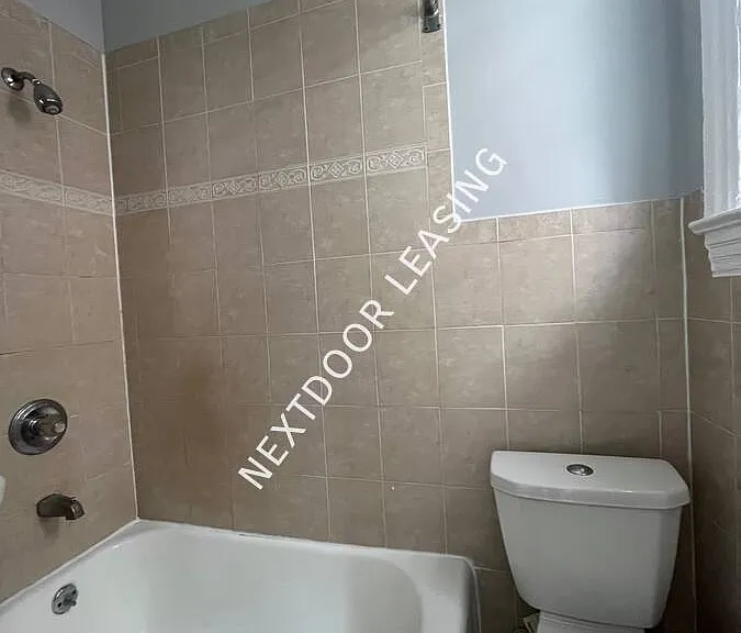 187 Avenue E #4M — Photo 2