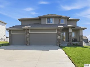 11715 S 110th Ave, Papillion, NE 68046