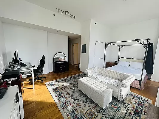 Rented by Living Quest Real Estate Inc. | media 3