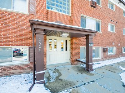 2521 Thatcher Ave APT 2D, River Grove, IL, 60171