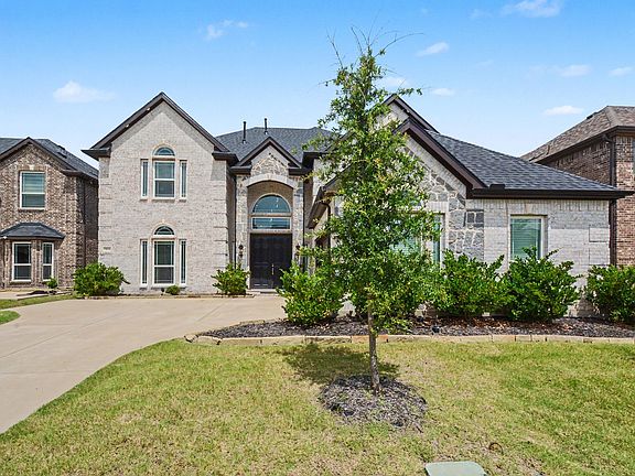 3rd image of 3814 Windmill Ct