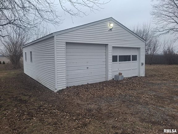 4th image of 417 N Toepfer St