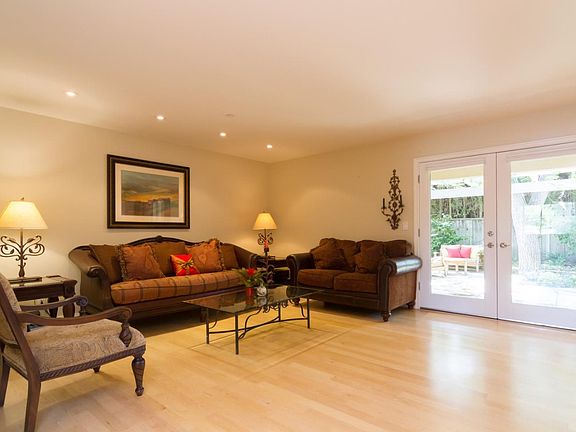 3rd image of 634 Coleraine Ct