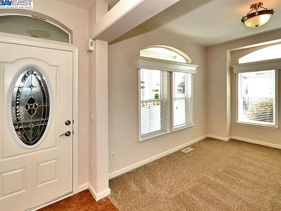 3rd image of 3263 Vineyard Ave Space 18