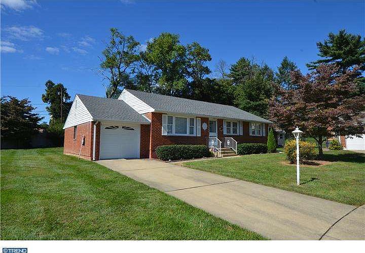 1st image of 2638 Belaire Dr