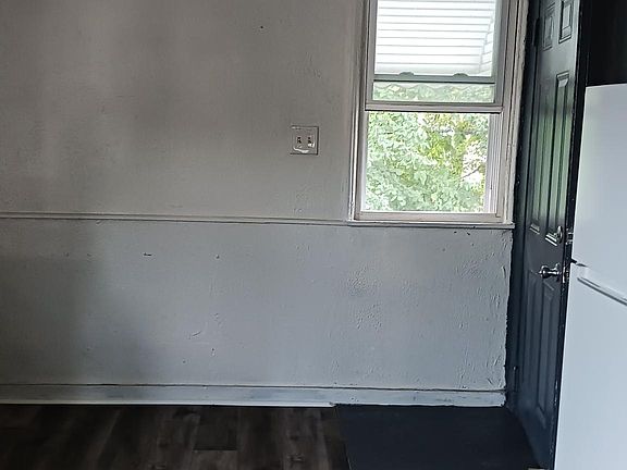 5th image of 3468 W 63rd St