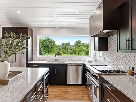 3rd image of 7420 Farmhill Dr