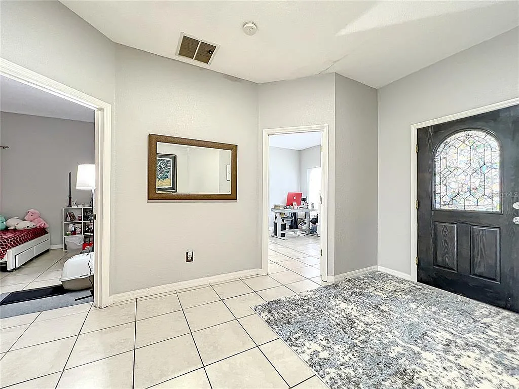 1 bed, 1.0 bath, 1632 sqft, $950 — Photo 3
