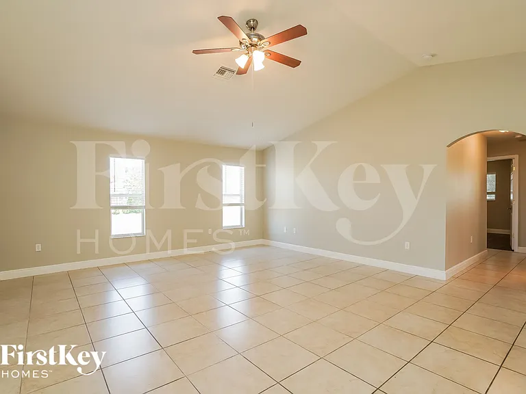 4129 Jacaranda Pkwy W — Photo 4