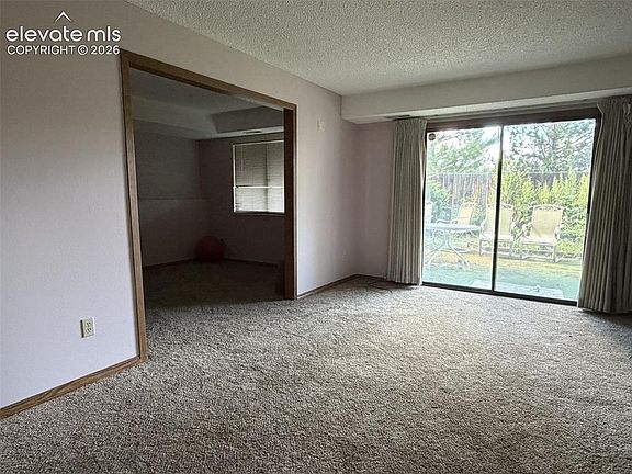 4th image of 438 Lakewood Cir