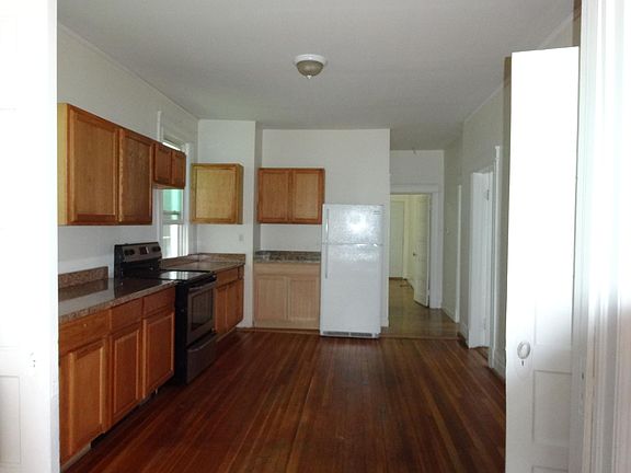 2nd image of 10 Dana Ave #2FL