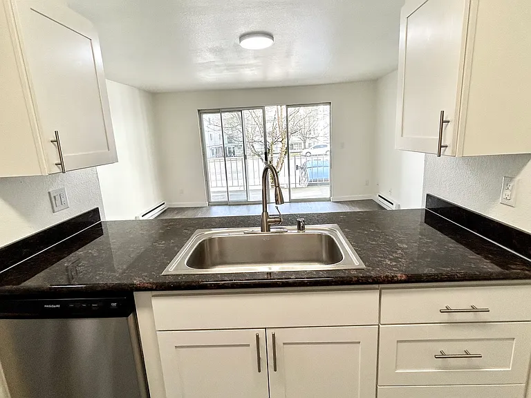 Olympic View Apartments — Photo 36