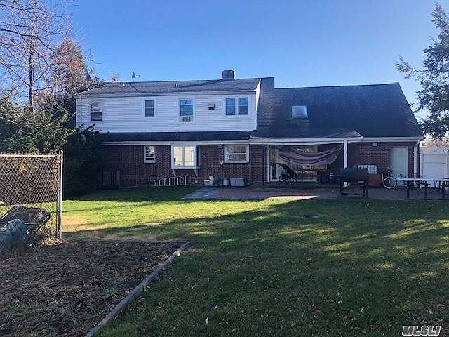 2nd image of 14 E 12th St