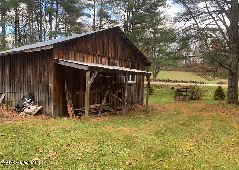3rd image of 175 Quivey Hill Road