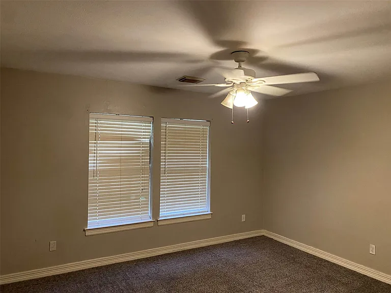 3207 Breckinridge Ct — Photo 17