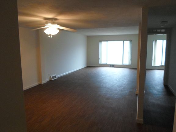 5th image of 8701 Delmar Blvd APT 4E