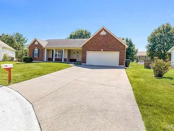 2nd image of 882 Sara Beth Ct