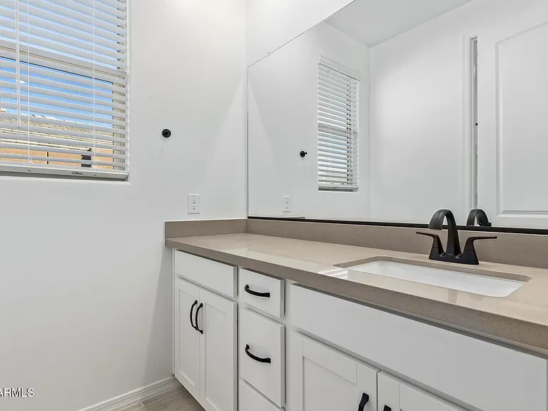 21301 W Roanoke Ave — Photo 31