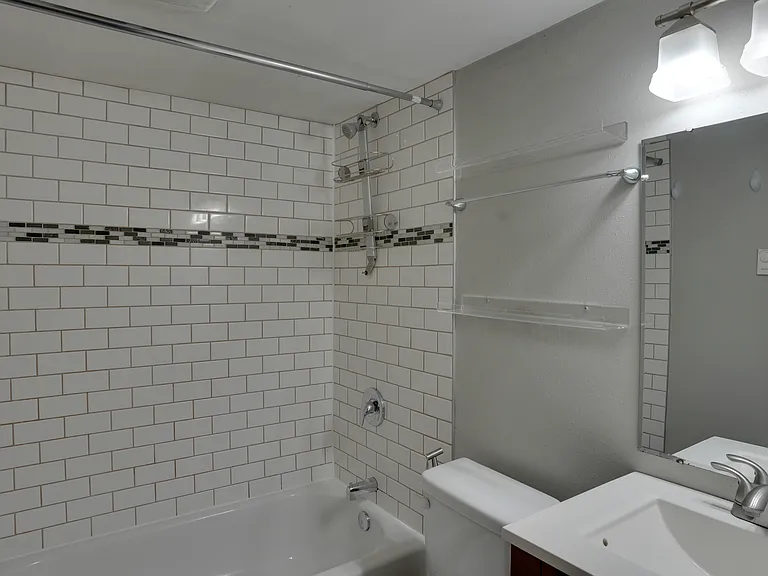 2718 E Fir St — Photo 16