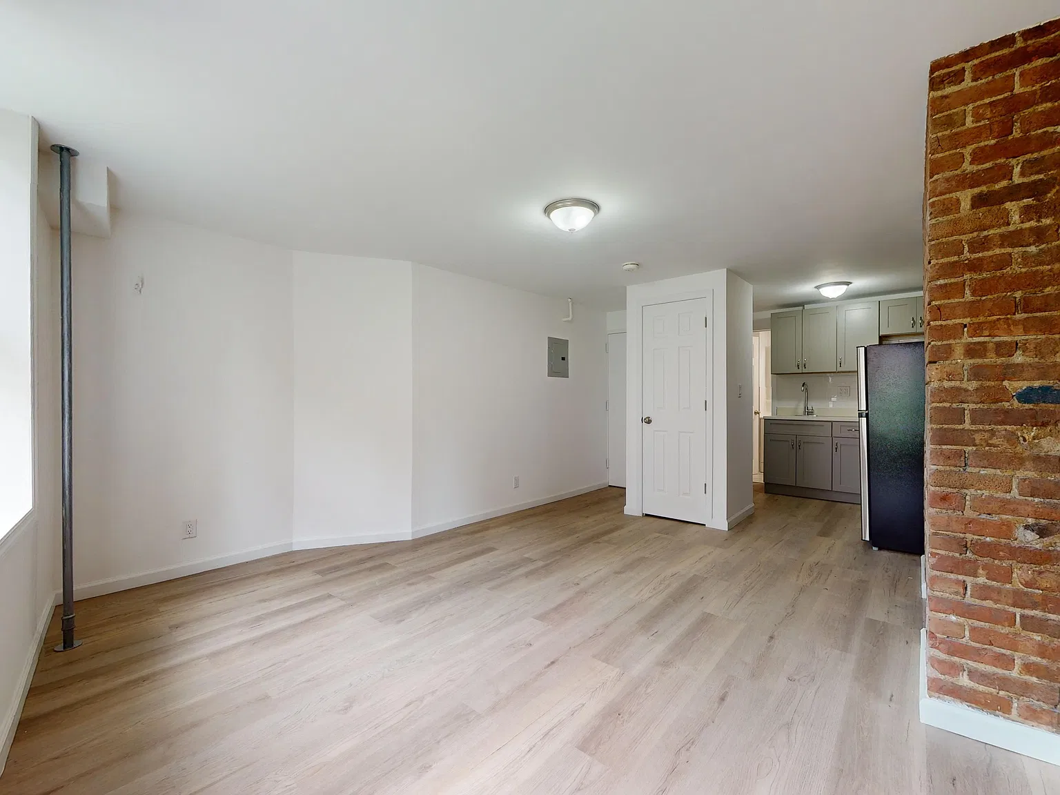 43 East First Street — Photo 4