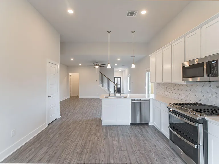 10539 Preserve Way — Photo 12
