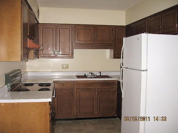 3rd image of 121 Heath St APT 10