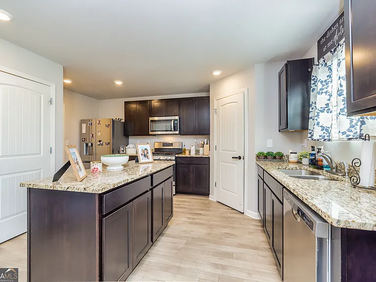111 Tudor Way — Photo 14