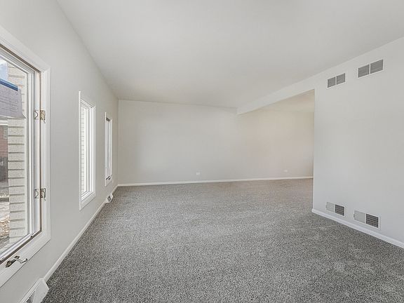 3rd image of 1941 E 173rd Pl