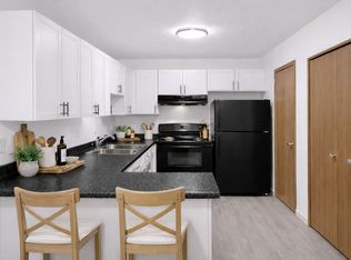6181 Upper 35th St N #8C5A7E241, Saint Paul, MN 55128