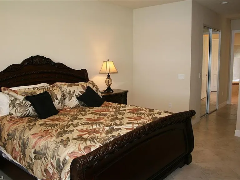 3296 Pacific Dr — Photo 10