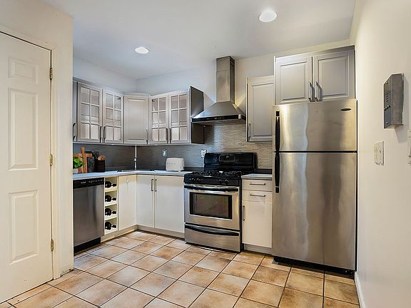 5th image of 155 W 123rd St APT 3