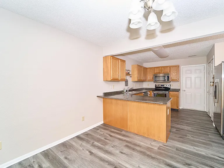 1928 Long Lake Dr — Photo 11