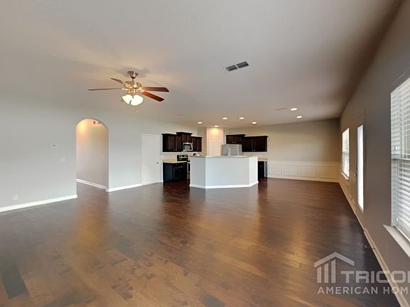 4th image of 3424 Tourmaline Dr