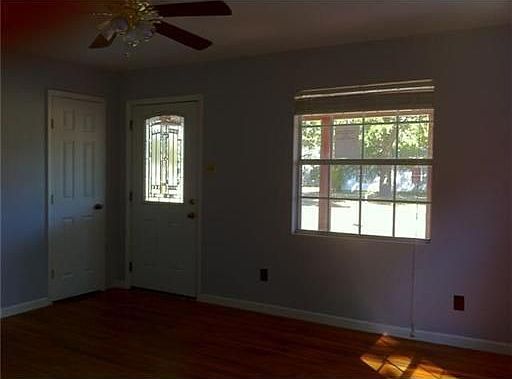 3rd image of 337 Hiller Dr